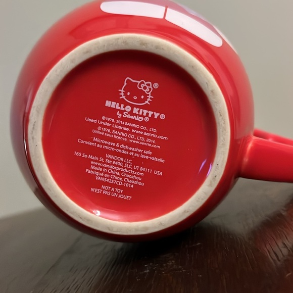 Hello Kitty Red Heart Mug - Picture 5 of 5
